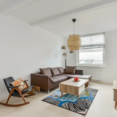 Modern Baljuwslaan Apartman *